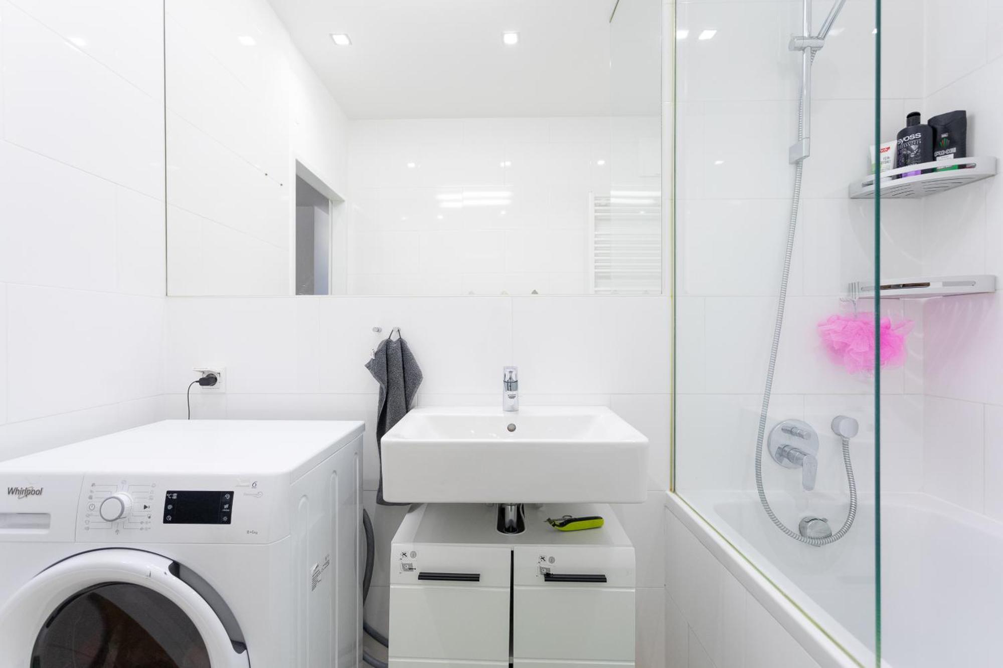 Private Room With Ac- Microwave, Personal Fridge & Metro Access - 7 Min To Center Βιέννη Εξωτερικό φωτογραφία