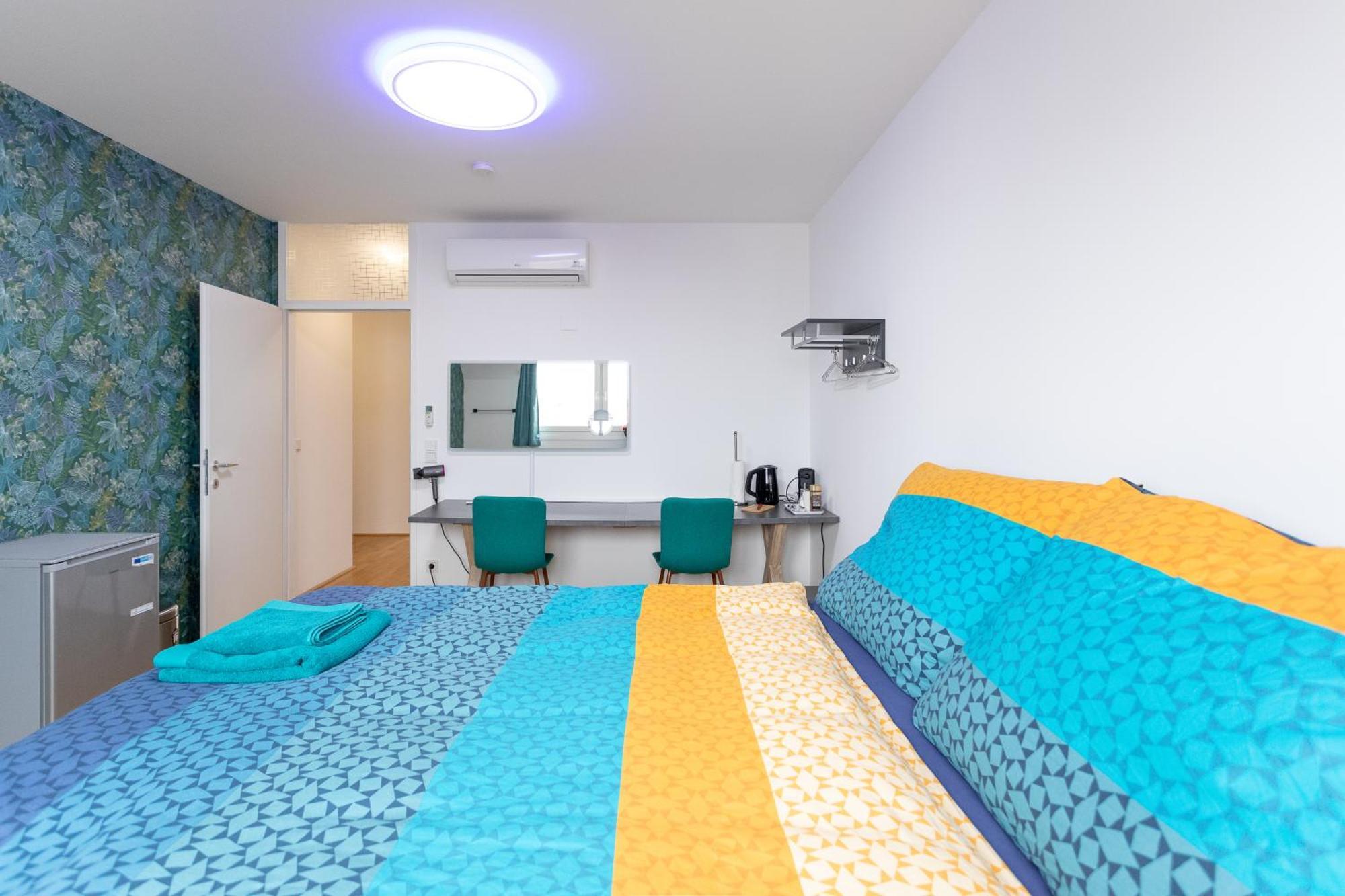 Private Room With Ac- Microwave, Personal Fridge & Metro Access - 7 Min To Center Βιέννη Εξωτερικό φωτογραφία