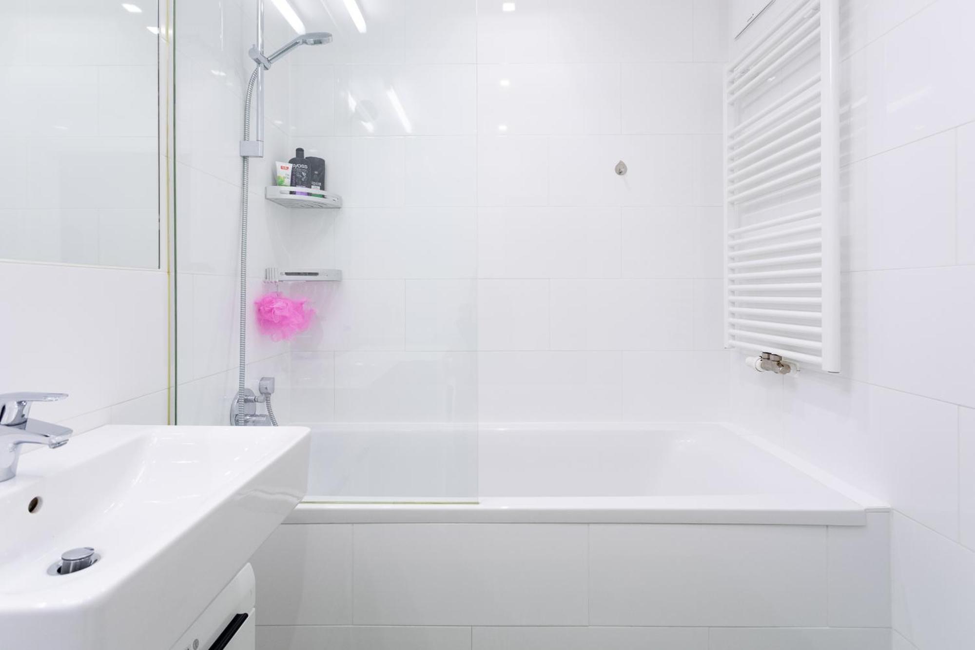 Private Room With Ac- Microwave, Personal Fridge & Metro Access - 7 Min To Center Βιέννη Εξωτερικό φωτογραφία