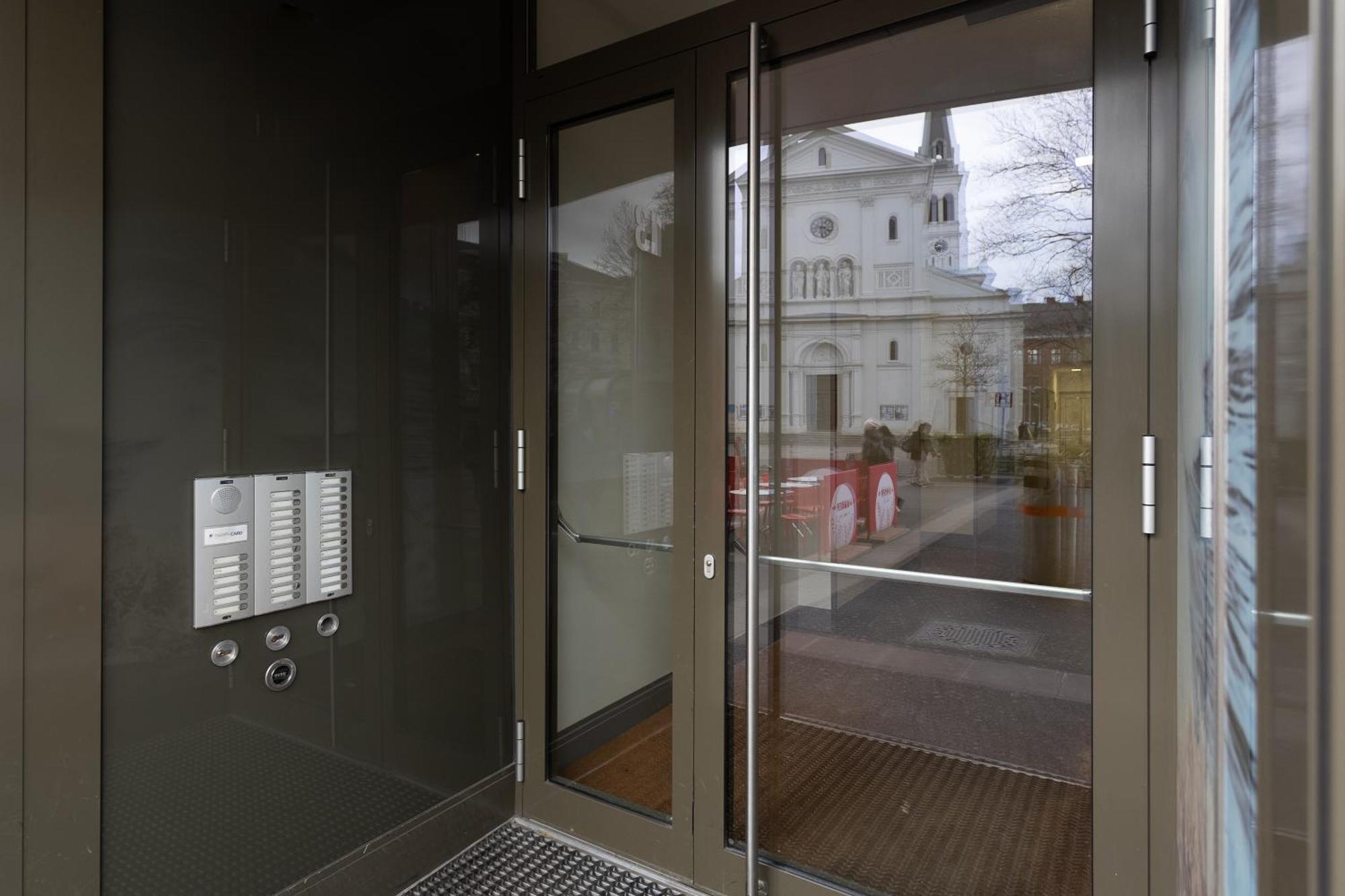 Private Room With Ac- Microwave, Personal Fridge & Metro Access - 7 Min To Center Βιέννη Εξωτερικό φωτογραφία